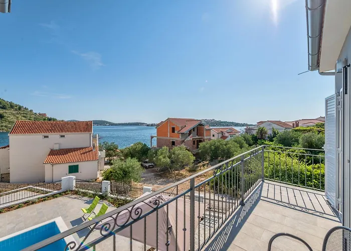 Sibenik-Knin County Luxury Villas