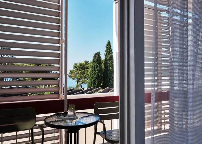 Sibenik 3 Star Hotels near Beach Banj
