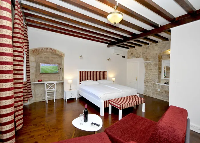 Sibenik Hotels near Split Airport (SPU)